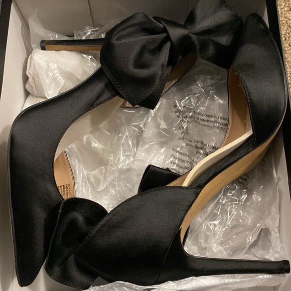 INC Kaleaf Black High Heels with large Bow design! - Picture 5 of 5